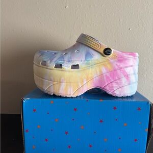 Women Size 8 Tie-Dye Clogs